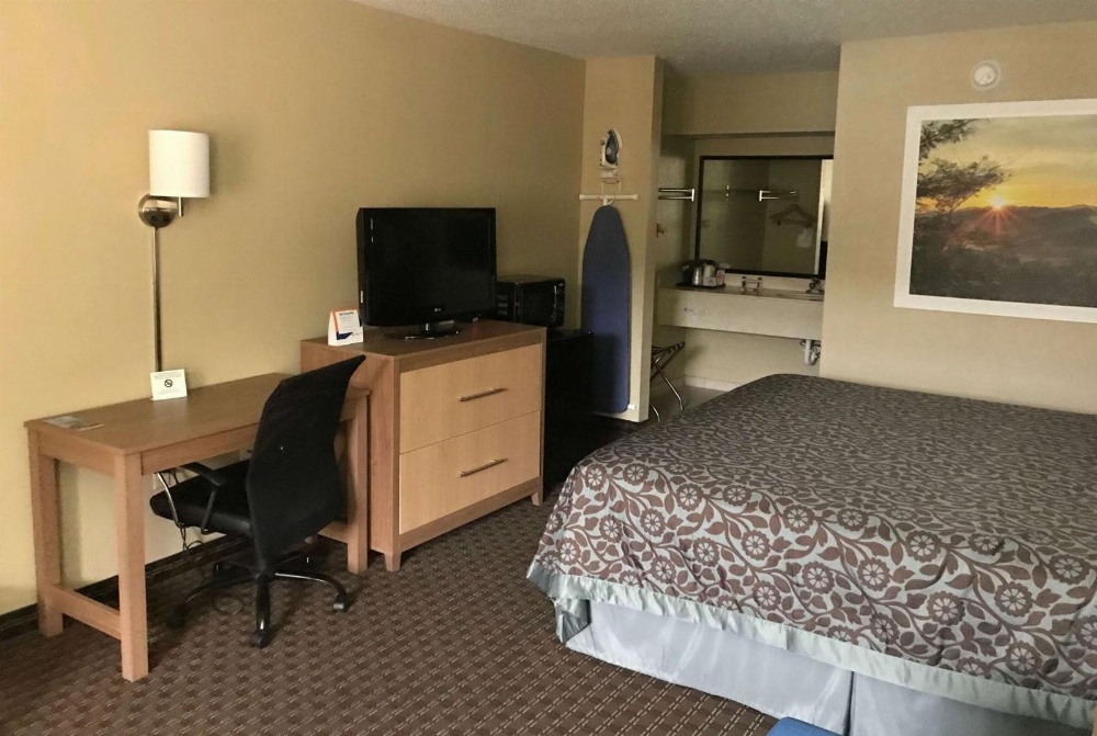 Days Inn By Wyndham Lexington/Columbia